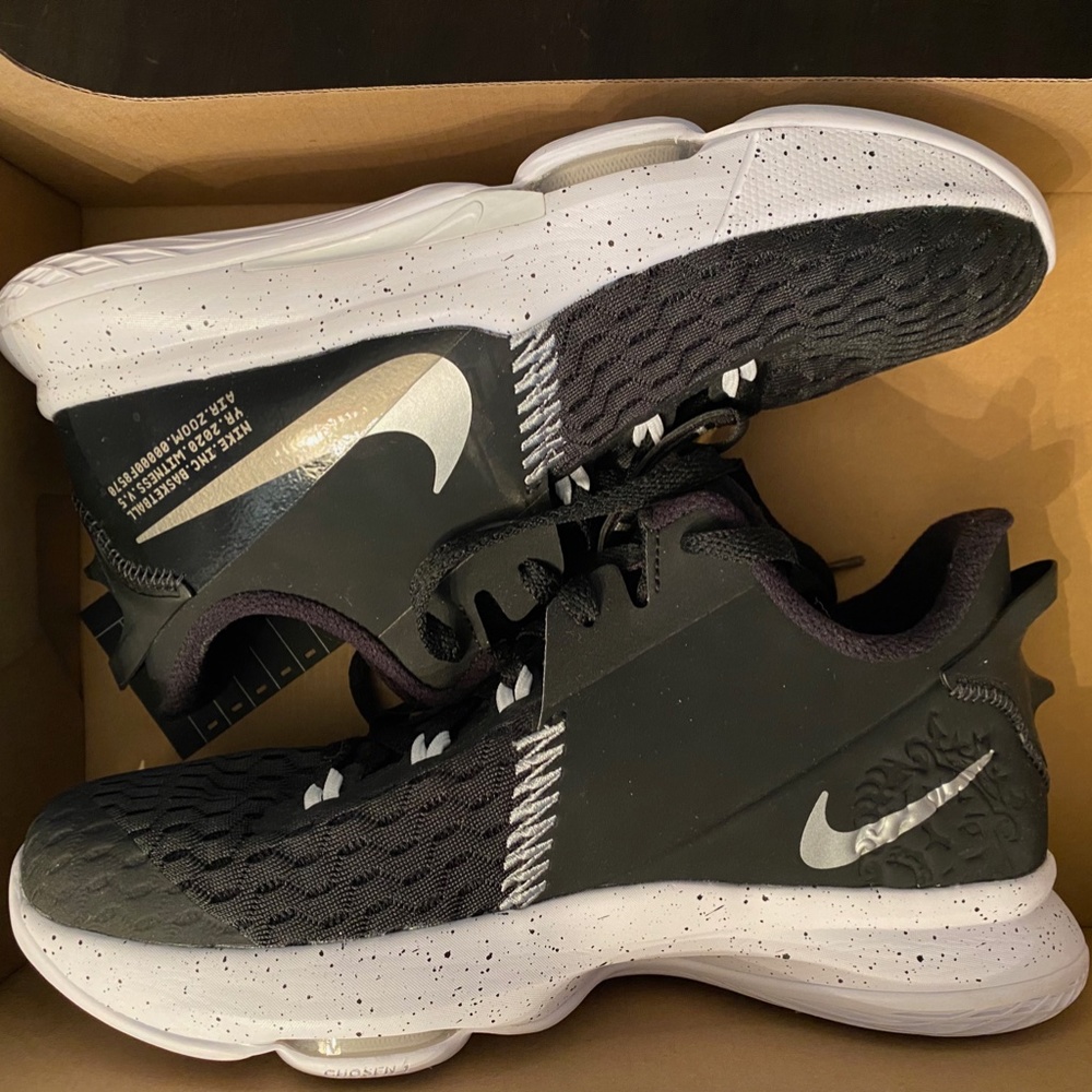 NIKE LEBRON WITNESS V SIZE 6.5 YOUTH BASKETBALL SNEAKERS